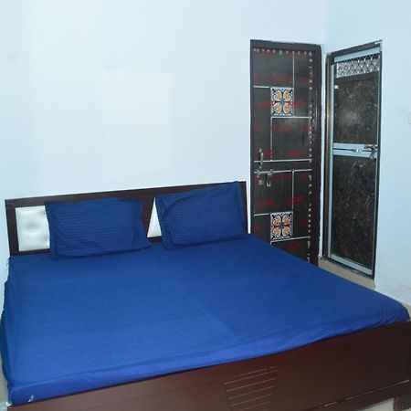 Hotel Chandrasha Villa Ayodhya Dham Ram Mandir 600 Meter Екстериор снимка