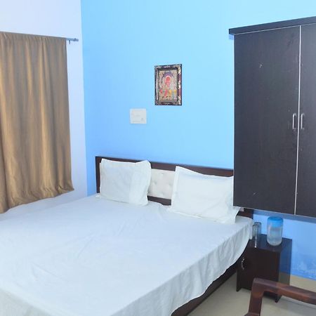 Hotel Chandrasha Villa Ayodhya Dham Ram Mandir 600 Meter Екстериор снимка