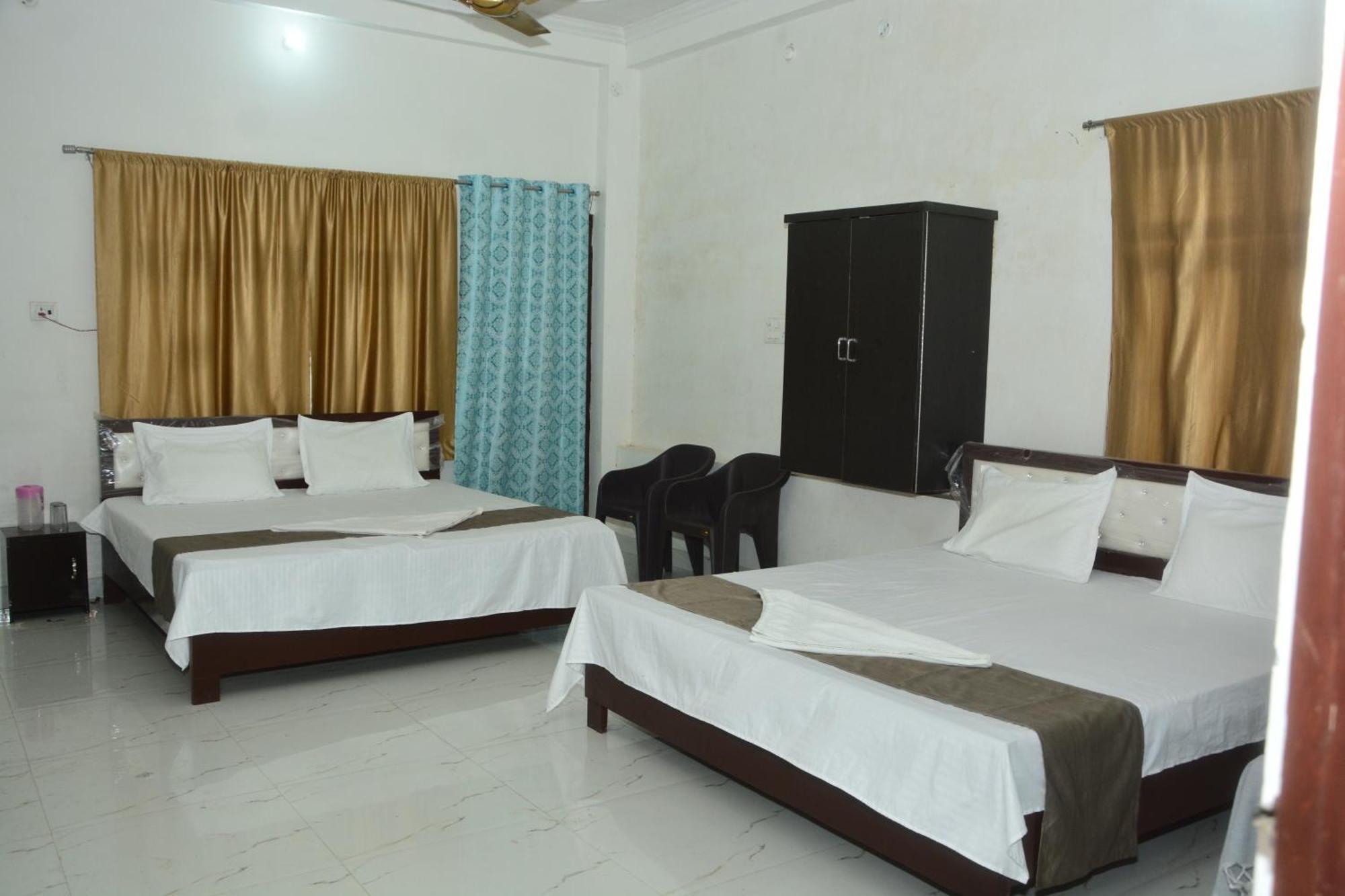 Hotel Chandrasha Villa Ayodhya Dham Ram Mandir 600 Meter Екстериор снимка