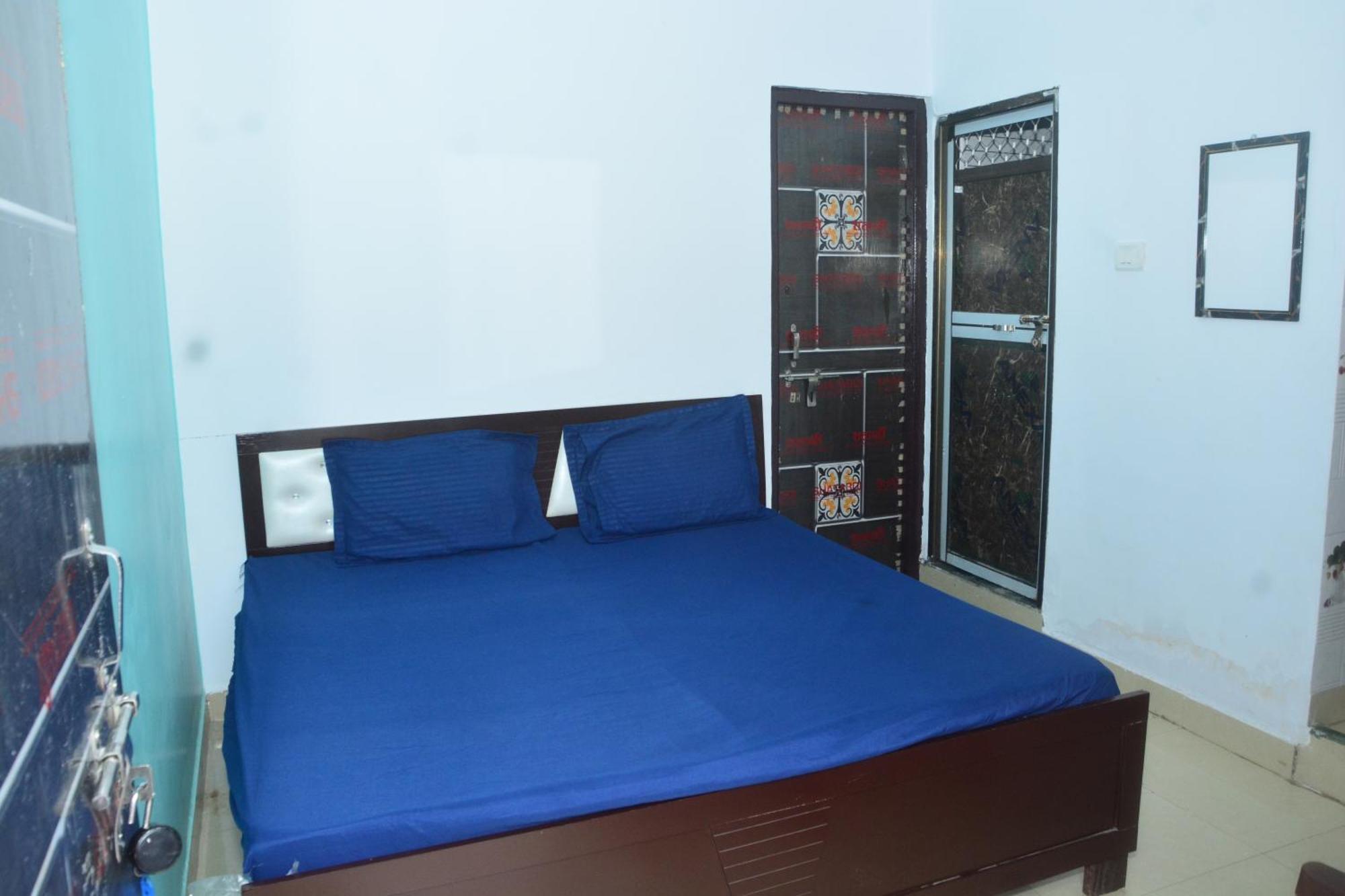 Hotel Chandrasha Villa Ayodhya Dham Ram Mandir 600 Meter Екстериор снимка