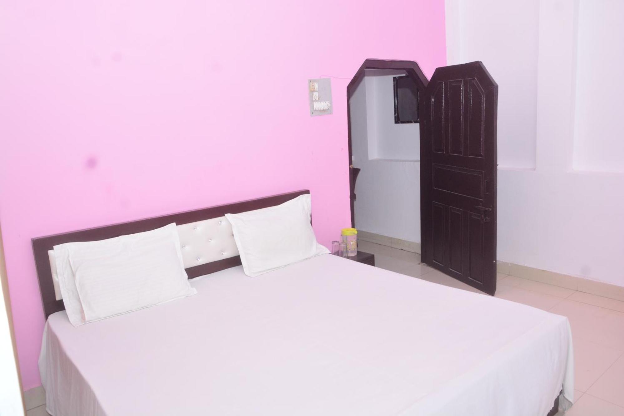 Hotel Chandrasha Villa Ayodhya Dham Ram Mandir 600 Meter Екстериор снимка
