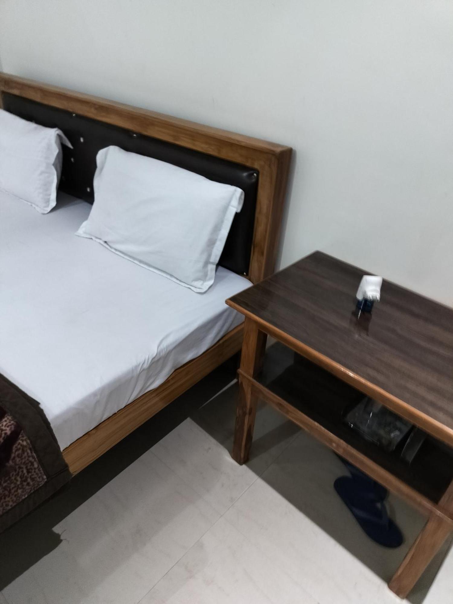 Hotel Chandrasha Villa Ayodhya Dham Ram Mandir 600 Meter Екстериор снимка